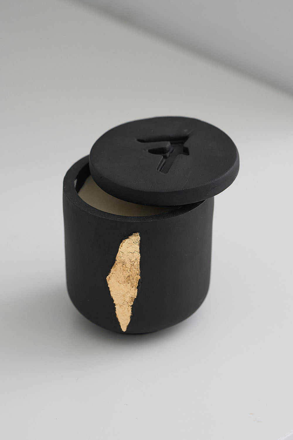 Black or White Candle